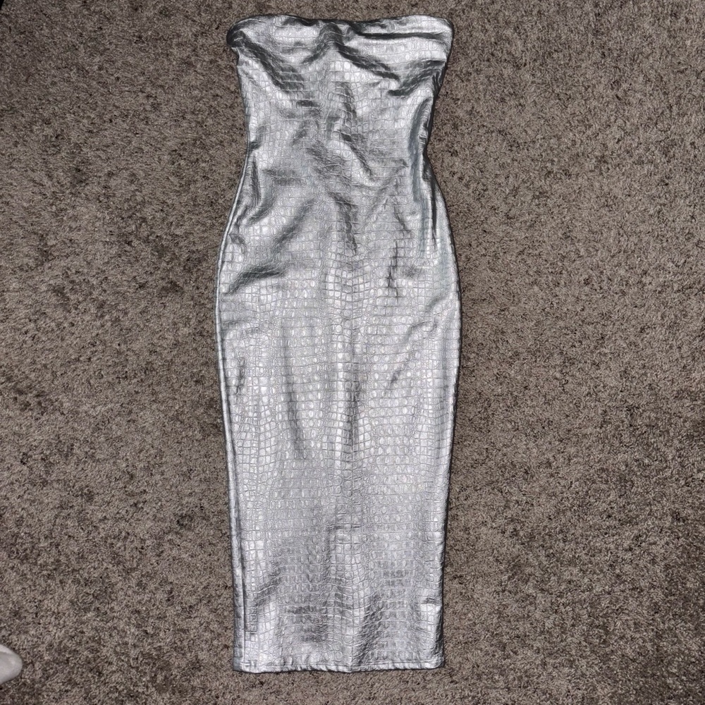 Elegant Silver Strapless Dress